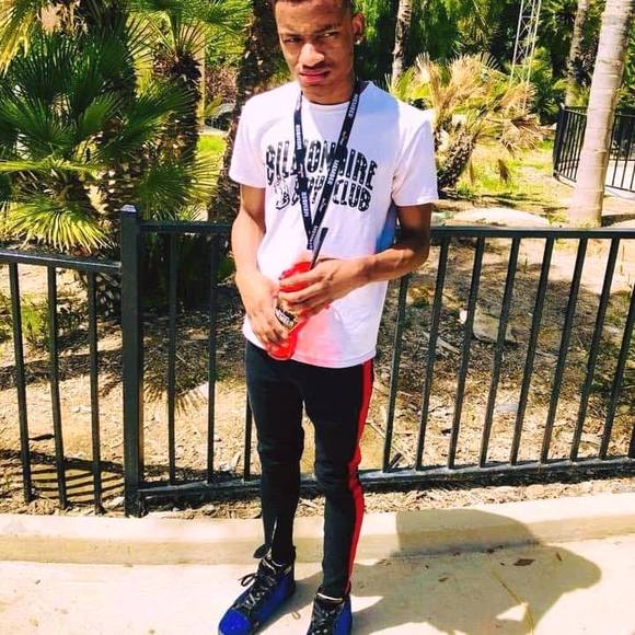 Meet your Posher, Derrick - Picture 1 of 1